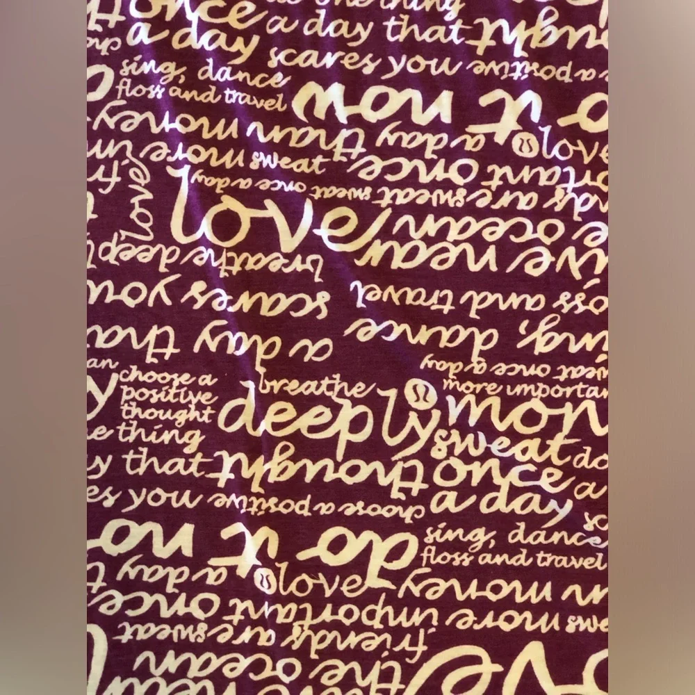 Lululemon Vinyasa Scarf Manifesto Print Heathered Dewberry Purple Grail